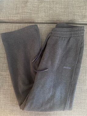 NEW Aritzia Cozy Wide Leg Boyfriend Sweatpants Heather Admiral XS